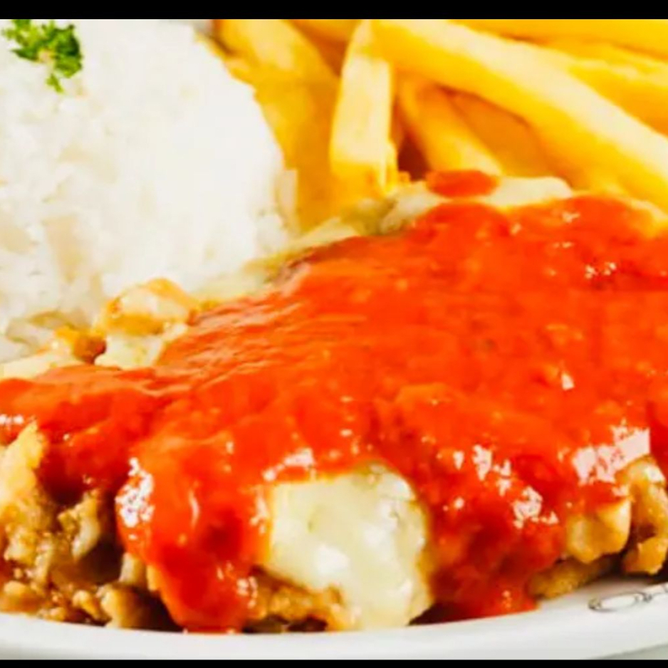 Acompanha: Arroz, feijão e batata frita