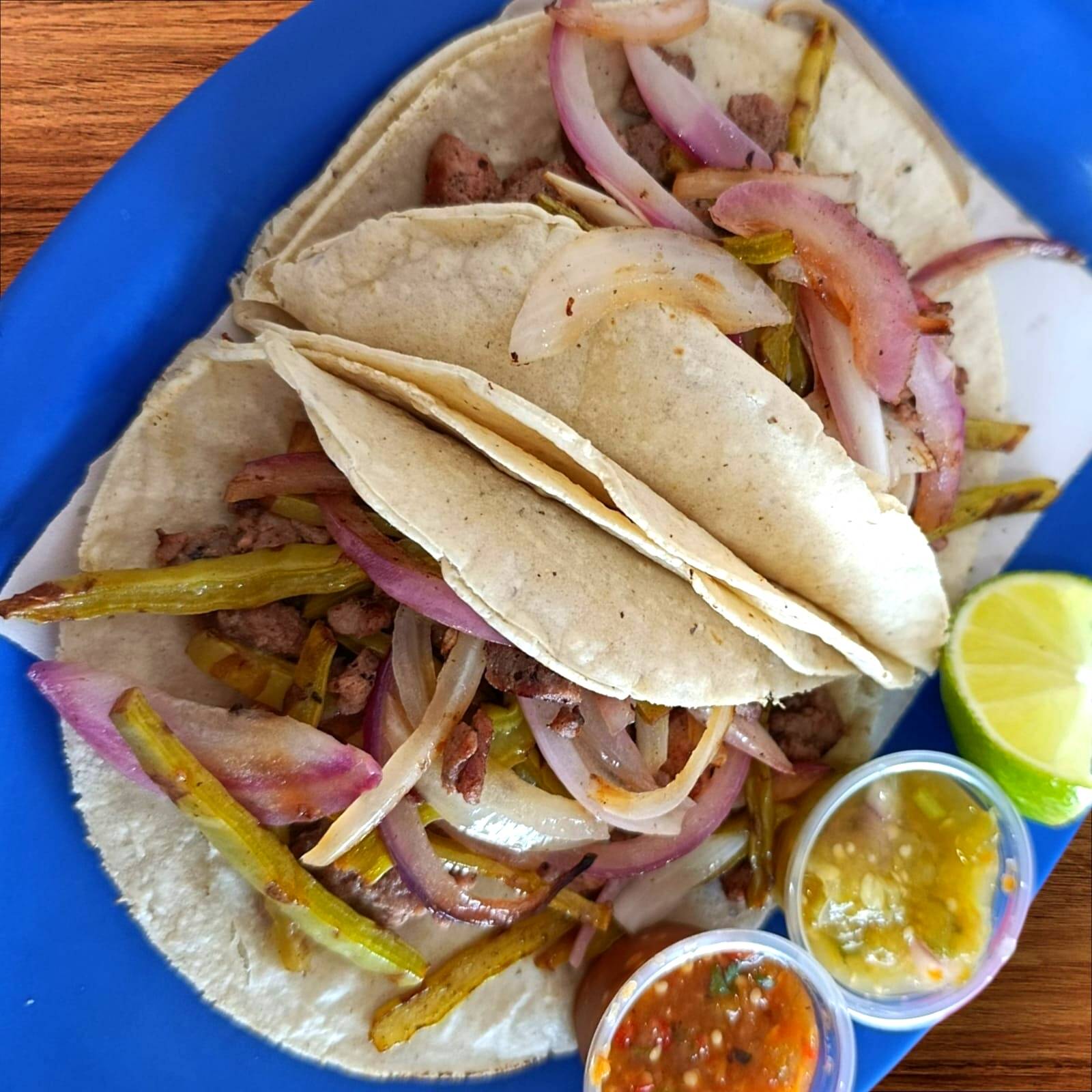 Tacos de Asadas o Chorizo