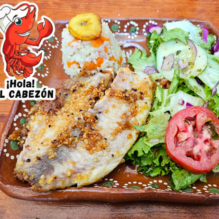 Filete de pescado al mojo de ajo