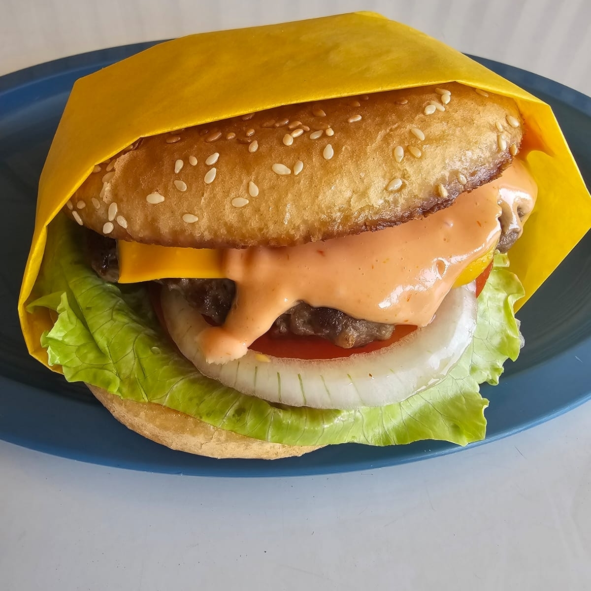 Vale Burguer + Agua del Día