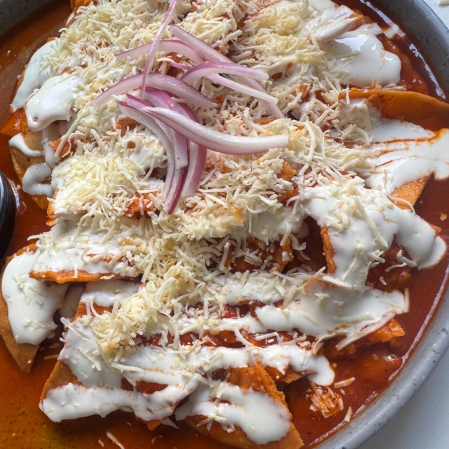 CHILAQUILES ROJOS