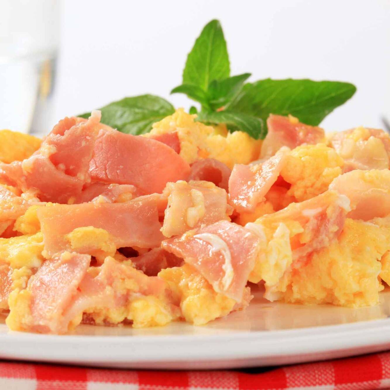 HUEVOS CON JAMON