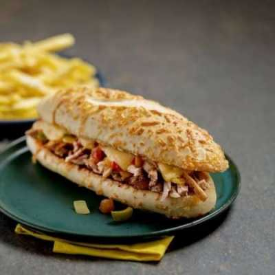 PÃO FRANCÊS FRESQUINHO ALFACE TOMATE CARNE PERNIL E QUEIJO JUNTO ACOMPANHA 1 REFRIGERANTE LATA