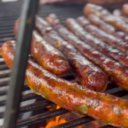 LONGANIZA CON CHILES Y CEBOLLA ASADA