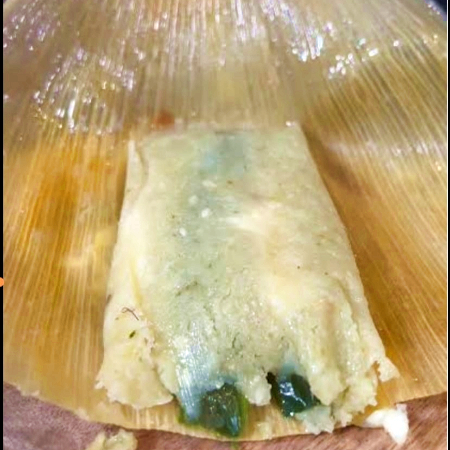 TAMALES DE RAJAS CON QUESO
