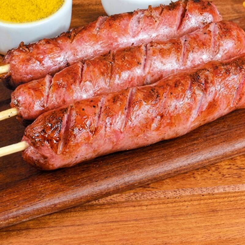 Espetinhos de calabresa mista
