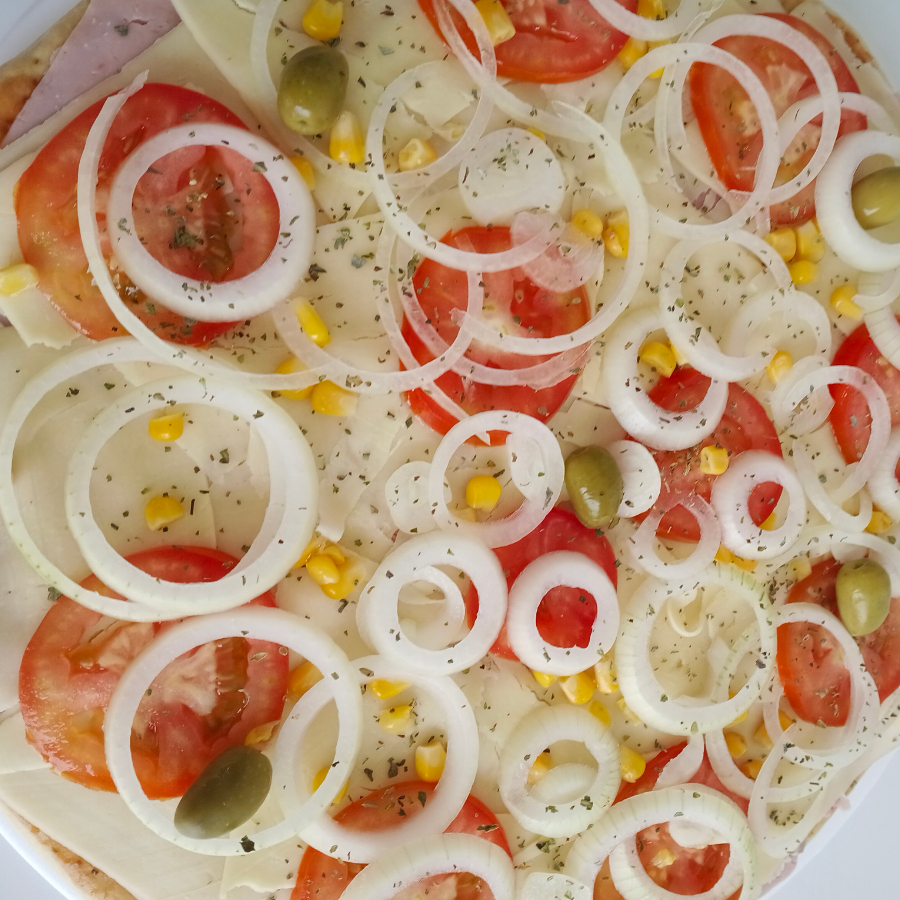 Presunto, Mussarela, Tomate , Azeitona , Orégano
