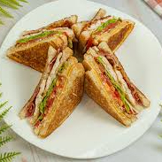 Sándwich Combinado de Pierna,Jamón y Queso Amarill