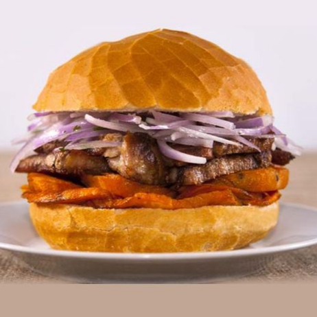 Sanguche de Chicharrón
