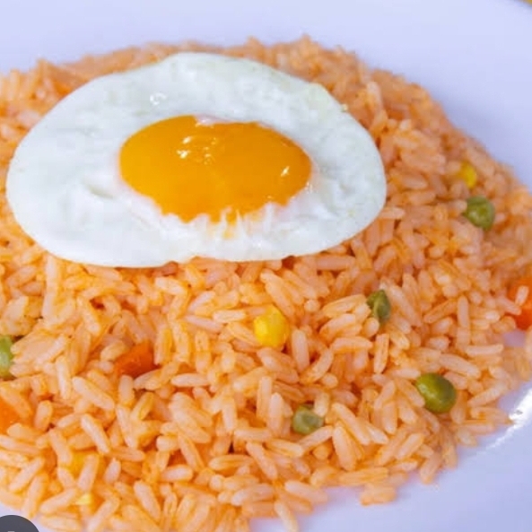 ARROZ CON 2 HUEVOS ESTRELLADOS