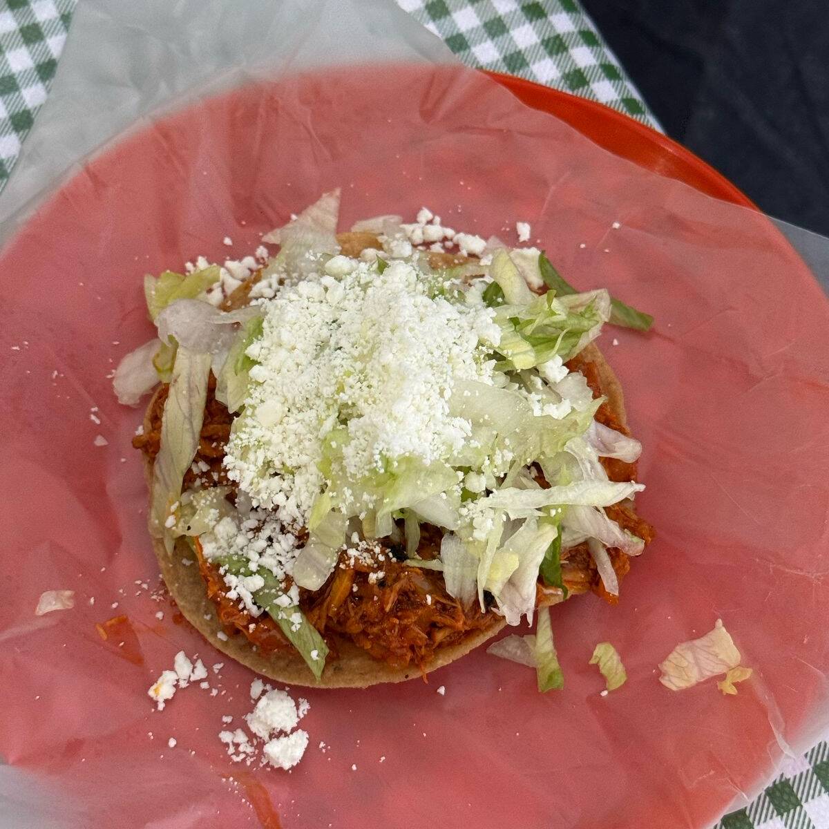 TOSTADA DE COCHINITA PIBIL