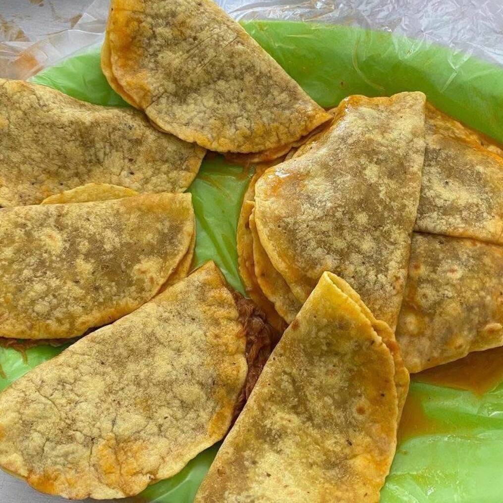 Taquitos de Canasta de Deshebrada de Res - 10 Pz