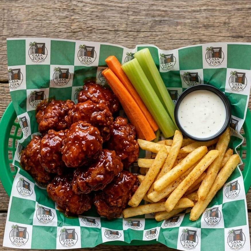 Boneless Chicos (160g) con Papas a la Francesa