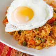 Arroz con 2 Huevos Estrellados