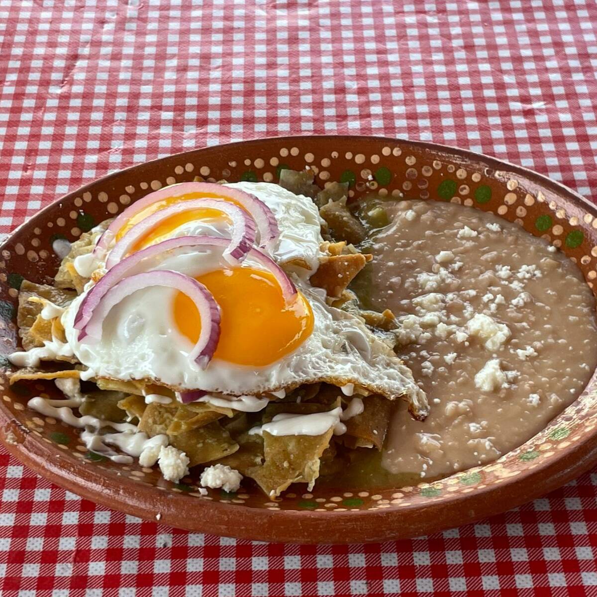Chilaquiles Verdes con Huevo