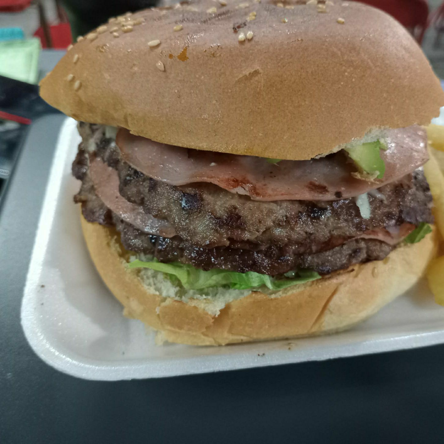 HAMBURGUESA TRTRIPLE 3 CARNÉS