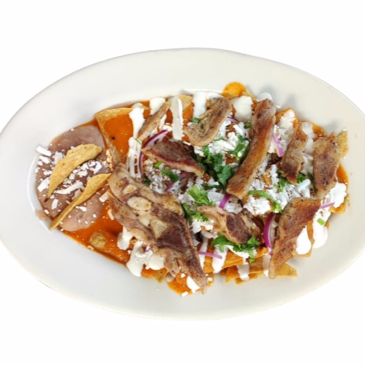 CHILAQUILES CON COSTILLA