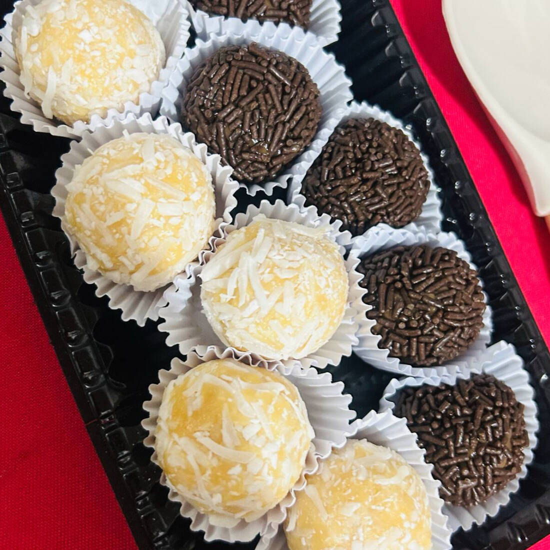 5 beijinhos e 5 brigadeiros