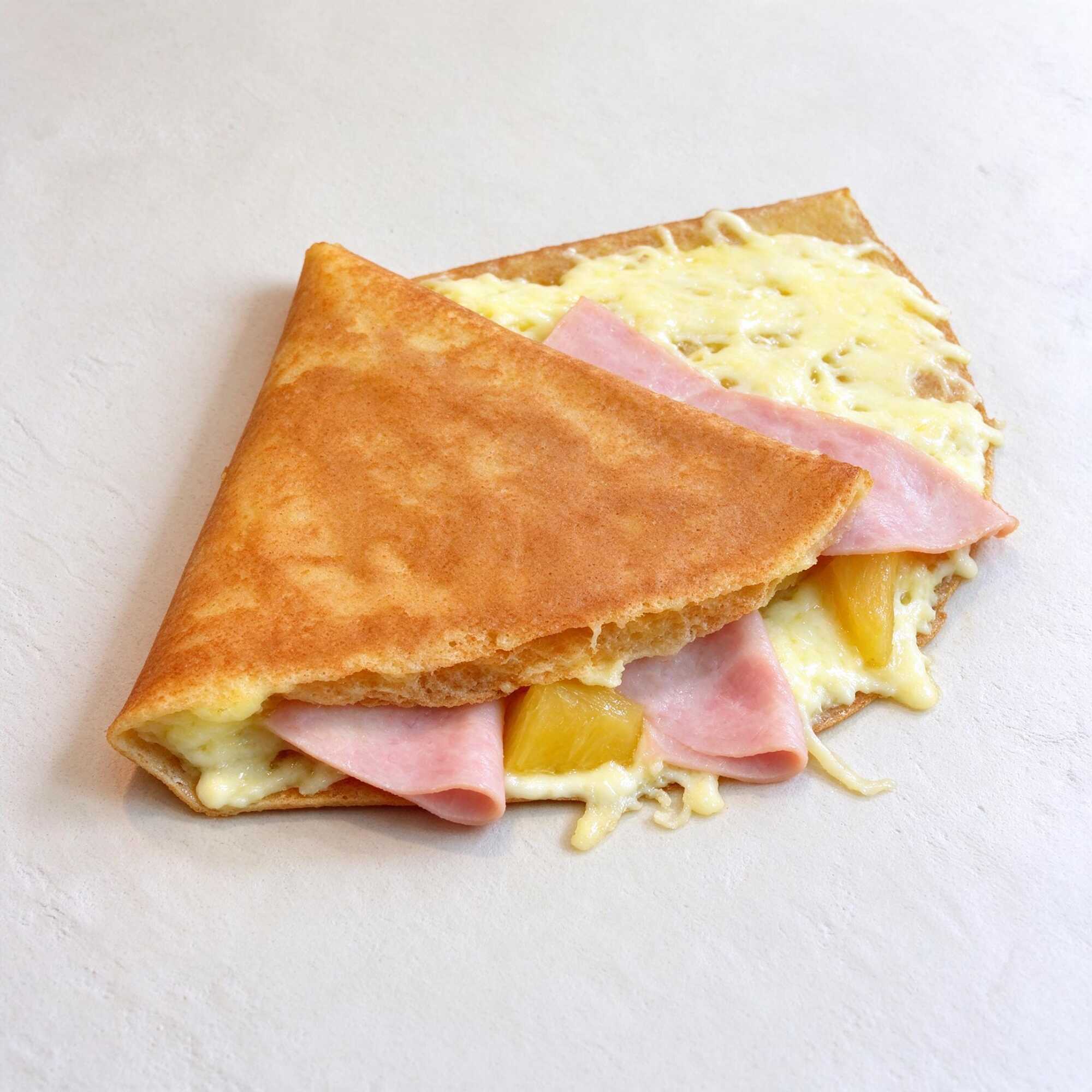 Crepa Hawaina con jamon piña y queso