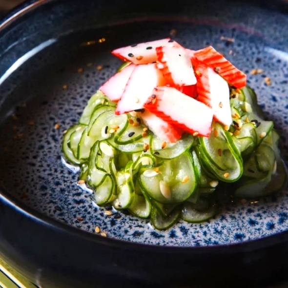 Kani, Cebolinho. Pepino japonês ao molho do Chefe