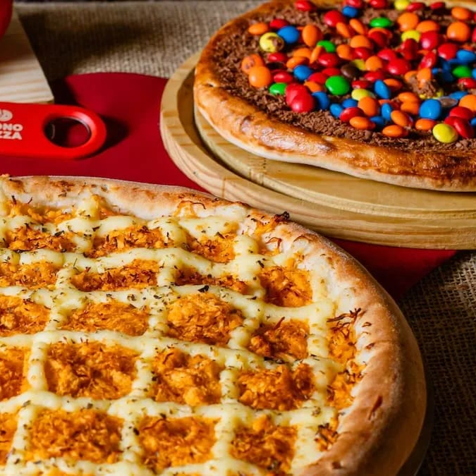 1 Pizza G Salgada e Uma Pizza P Doce