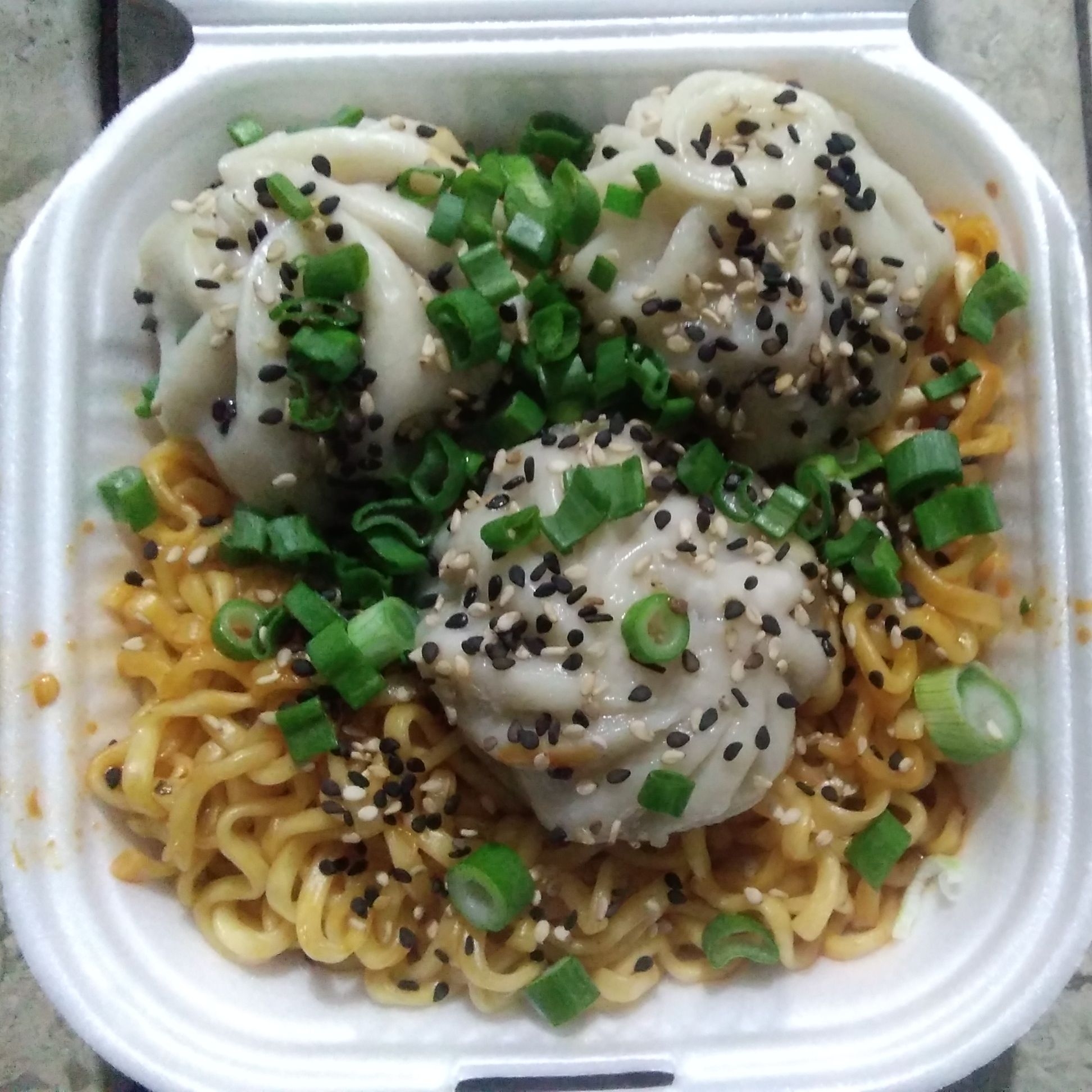 Buldak con dumplings