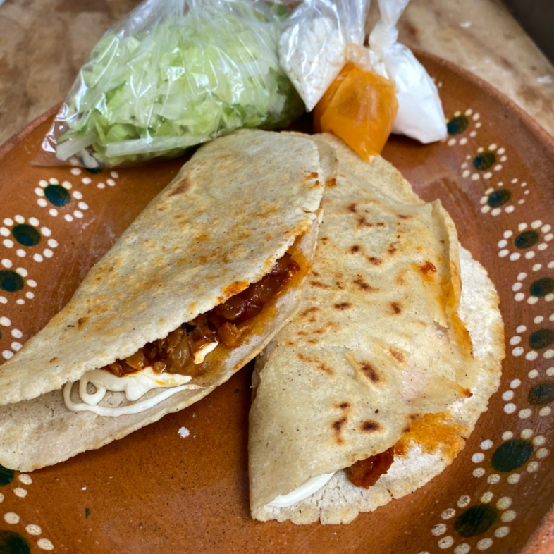 QUESADILLA DE CHICHARRON PRENSADO