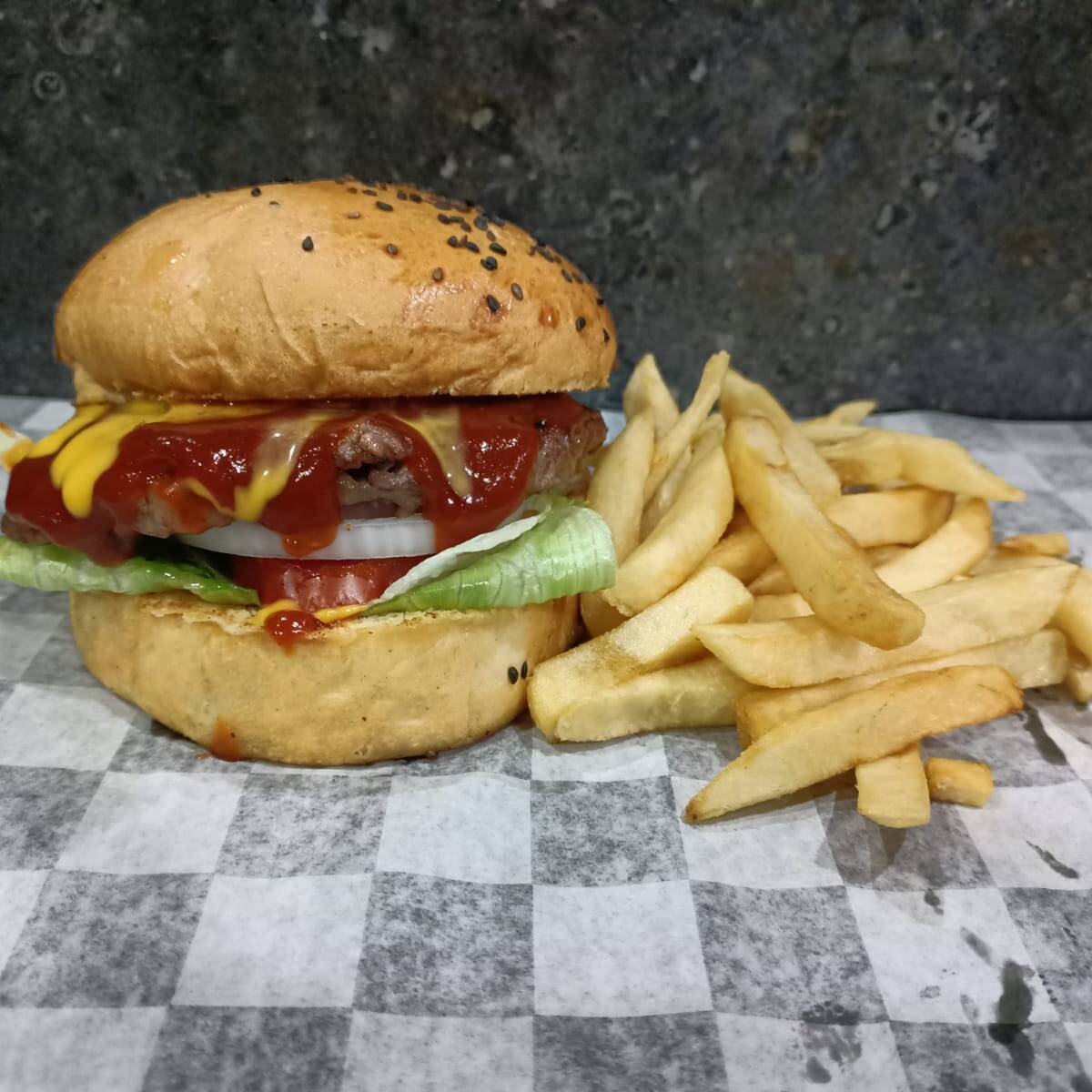 BBQ Burger (150 gr.) Con Papas