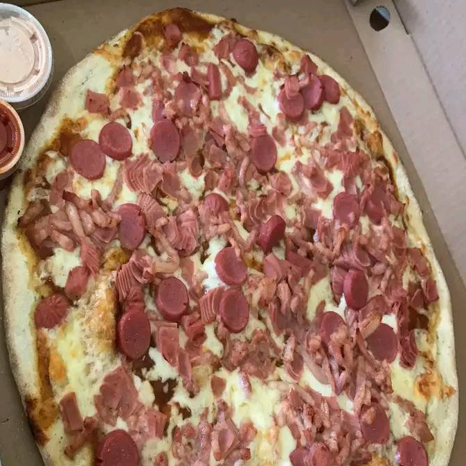 Pizza Carnes Frías 12"