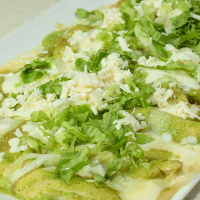 Enchiladas Verdes + Bebida