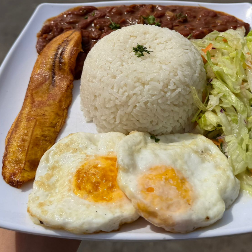 Ejecutivo con Huevo Frito