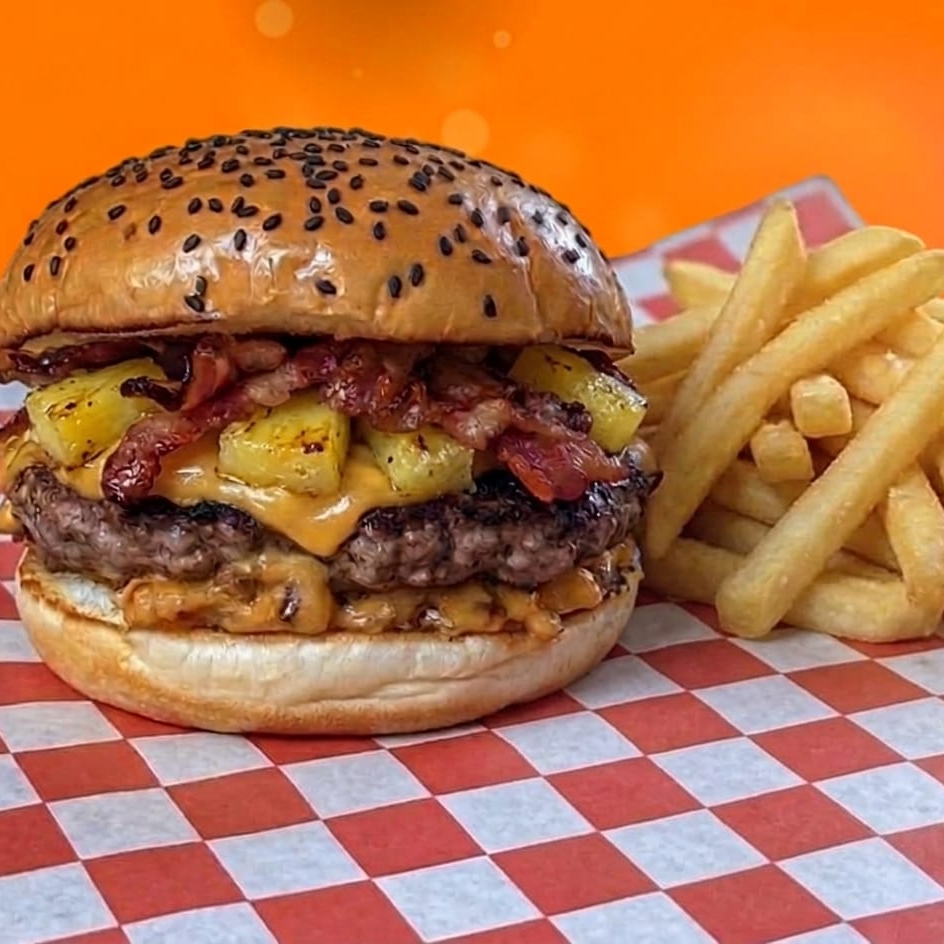 Angry Bacon Hawaiana con papas