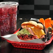 Torta de Adobada + 1 Agua de 1/2 Litro
