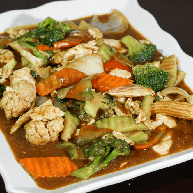 Pollo con Verdura en Salsa