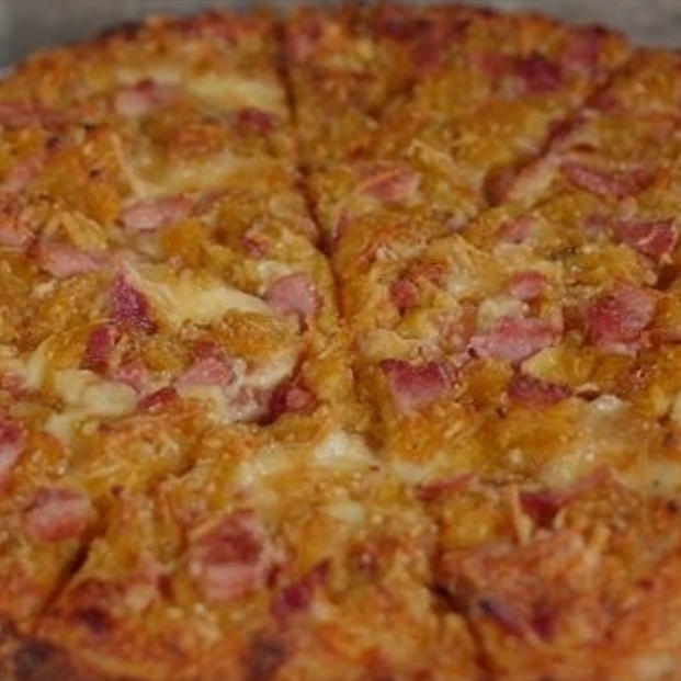 Pizza Grande de Tocino.