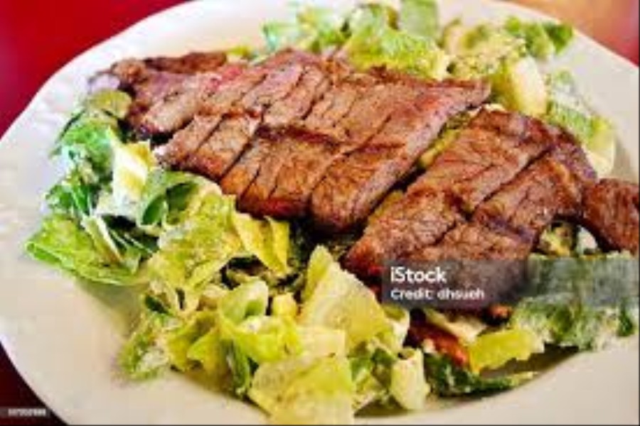 ENSALADA CESAR CON CARNE ASADA