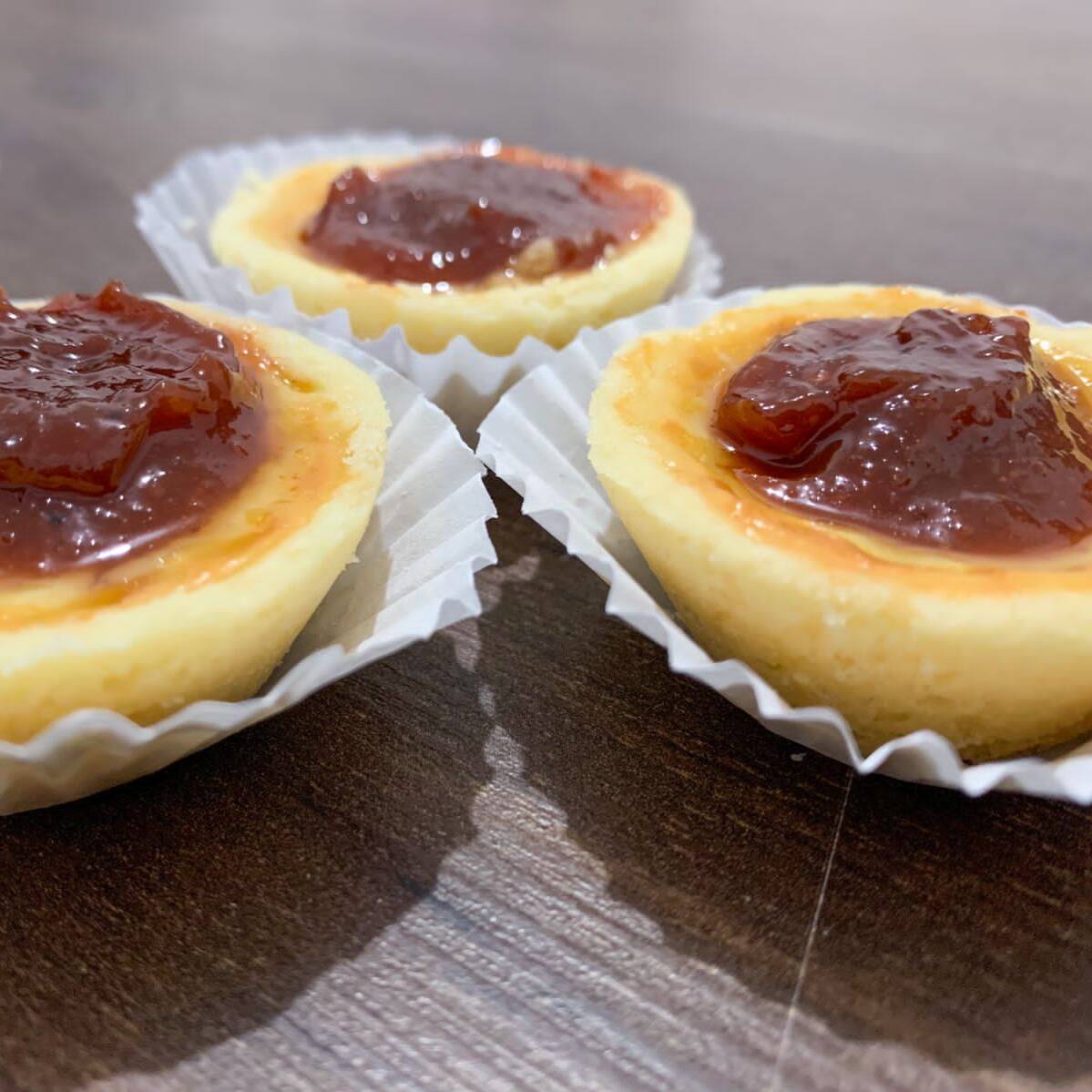DELICIOSA MASSA DE EMPADA COM RECHEIO DE 4 QUEIJOS E GOIABADA
