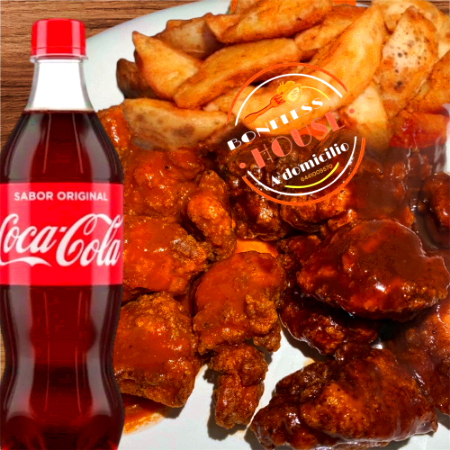Boneless Mitad y Mitad Papas Sazonadas y Coca 600