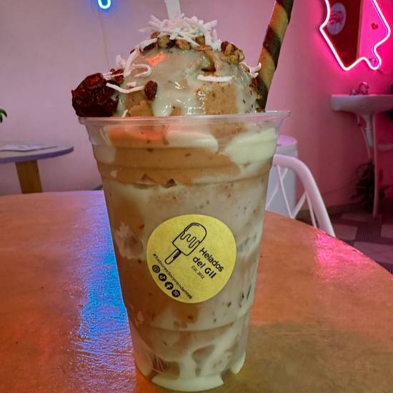 Nieve de Ciruela con Lechera
