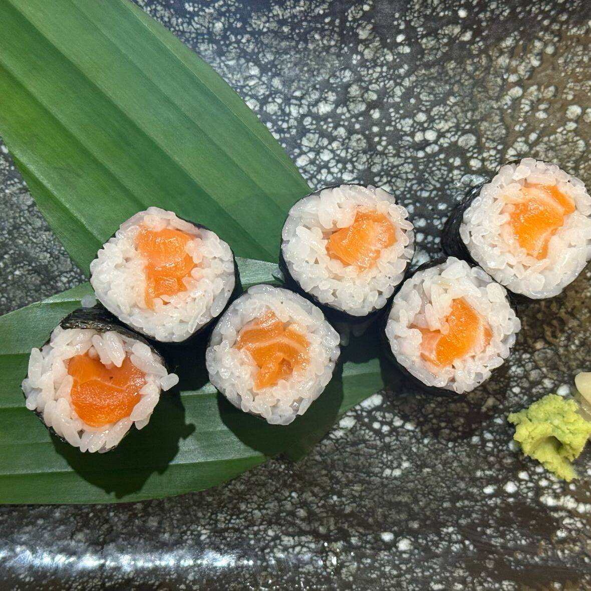 SALMON MAKI