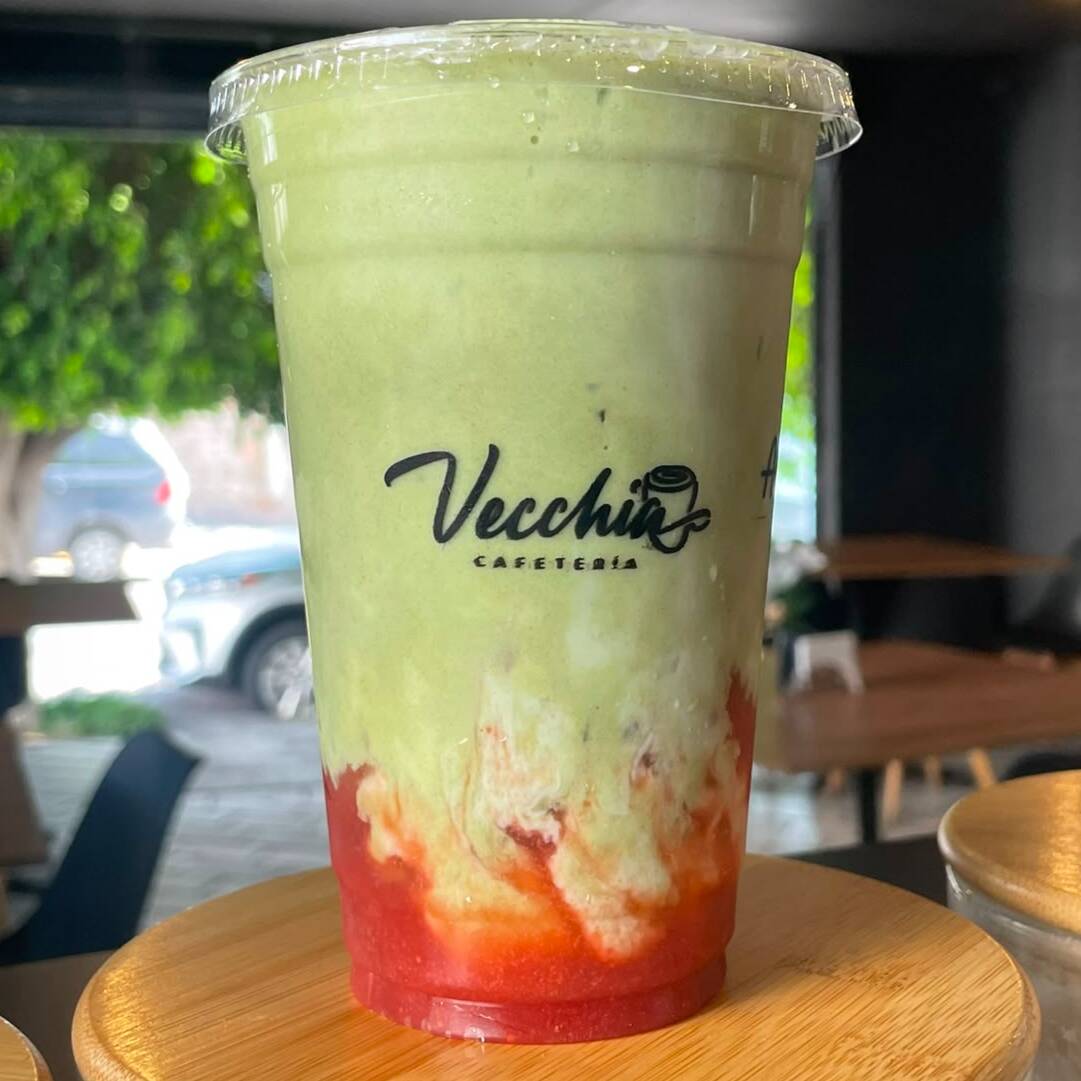 Matcha Strawberry 20 oz