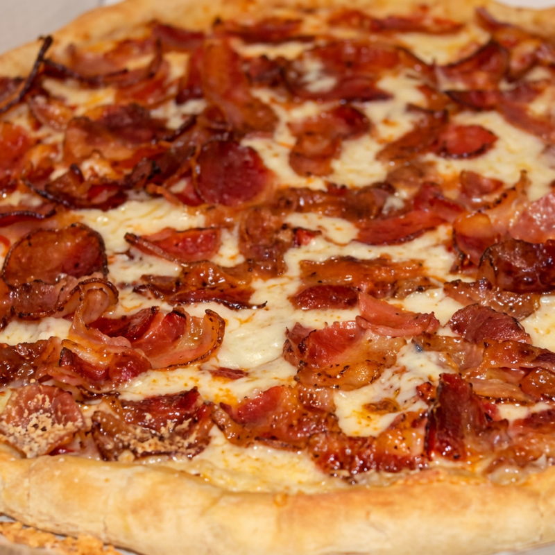 mussarela,bacon,molho de tomate,oregano,azeitonas