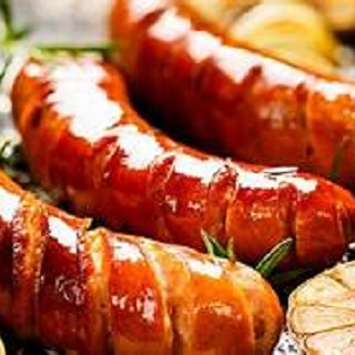 Salchicha con Carne Asada