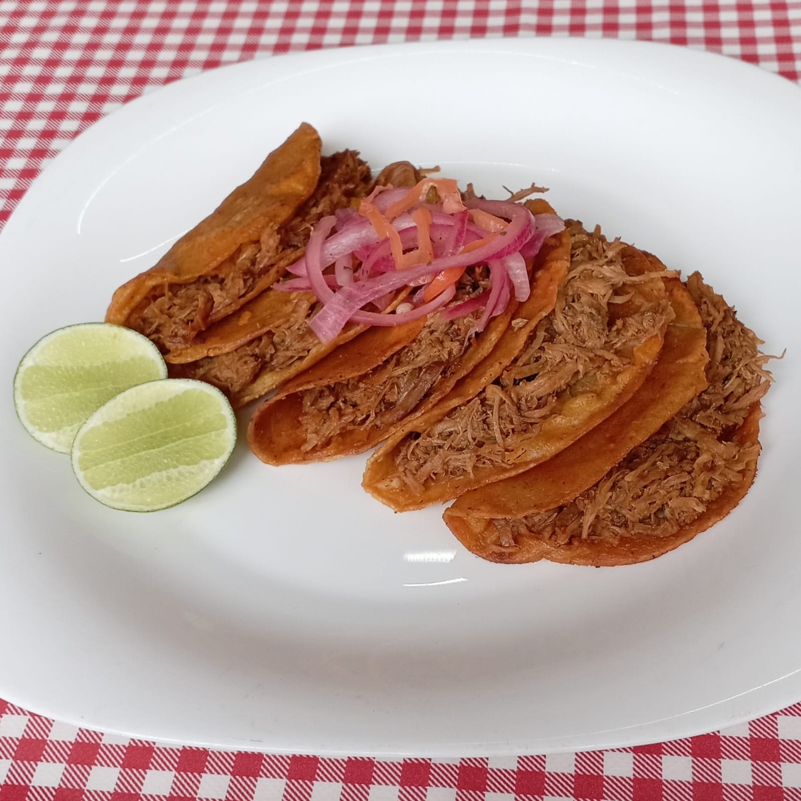 5 Tacos de Cochinita + Refresco 600 ML.