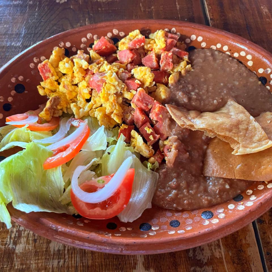 Huevos Revueltos con Chorizo