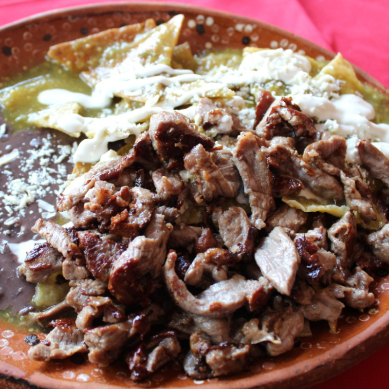 CHILAQUILES CON ARRACHERA