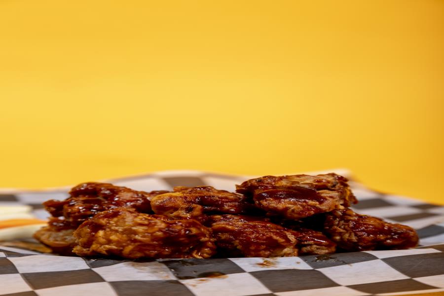 10 BONELES + 10 ALITAS + 1 HAMBURGUESA ARRACHERA