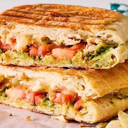 PANINI DE POLLO Y QUESO
