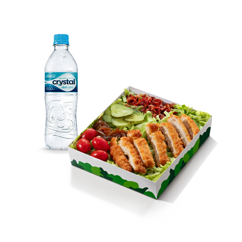 A Salada Mix com Crispy Chicken combina alface americana, tomatinhos, cebola ao molho shoyu, picles e bacon triturado com um suculento filé 100% peito de frango, temperado e empanado na medida certa. Acompanha molho Caesar, azeite e vinagre e garrafa de á