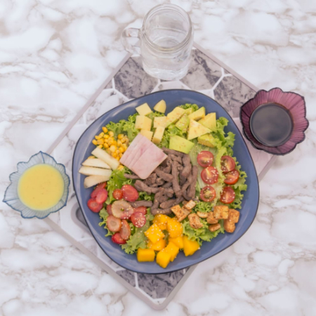 Ensalada de Pollo y Res